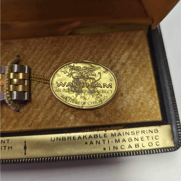 Waltham Antique Watch with case main image 6